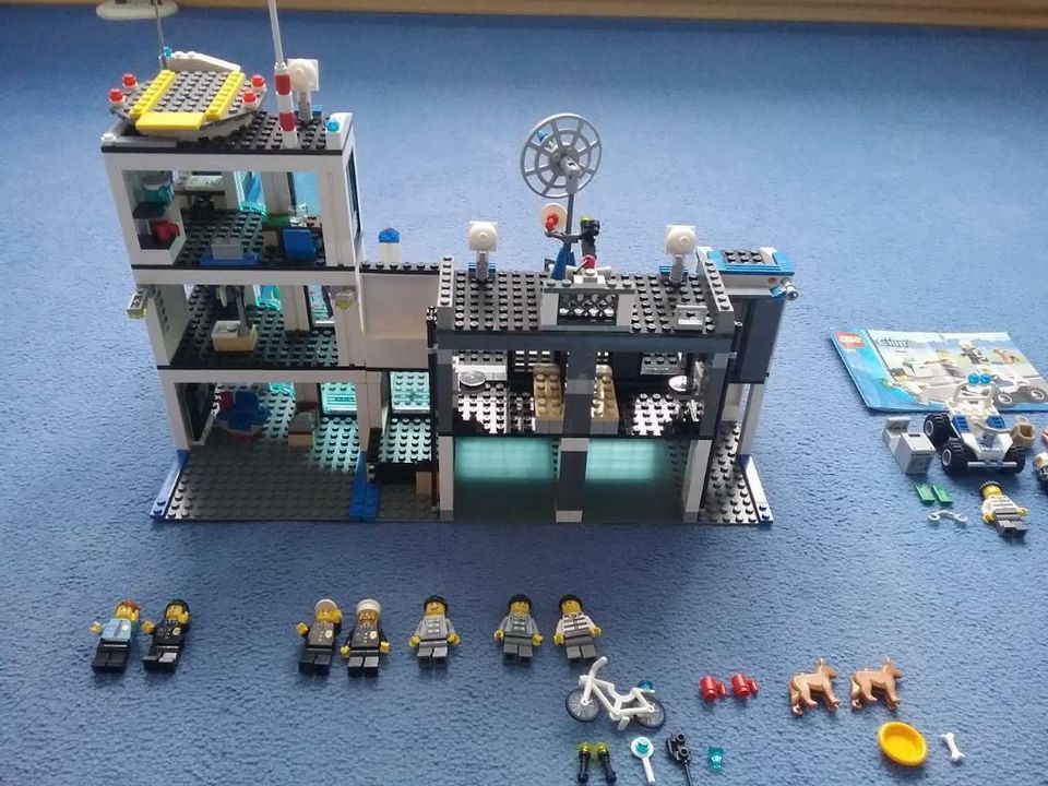 LEGO CITY 7498 + 7279 in Selters