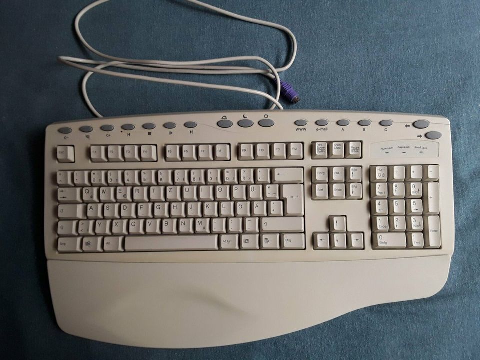 Pc Tastatur Chicony mit PS2 Stecker in Sindelfingen