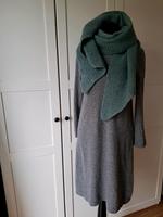 BENETTON 100% MERINOWOLLE SCHURWOLLE STRICKKLEID KLEID PULLOVER Niedersachsen - Langenhagen Vorschau