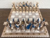 Massives Schachbrett mit griechischen Figuren aus Porzellan Hessen - Hauneck Vorschau