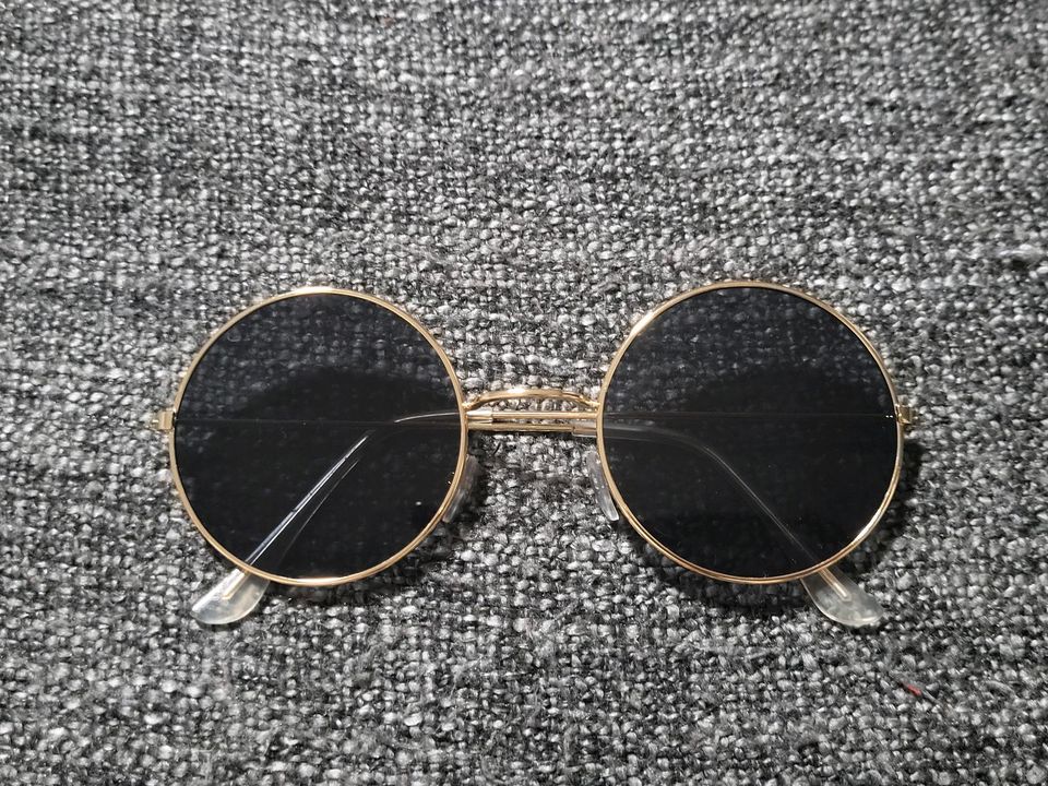 Sonnenbrille- Gold schwarz-rund in Essen