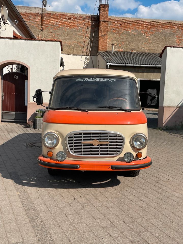 Barkas B1000 Fensterbus in Magdeburg