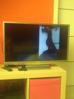 LCD Colour TV Toshiba 32RL838 (Defekt-Displayschaden) Essen - Essen-Katernberg Vorschau