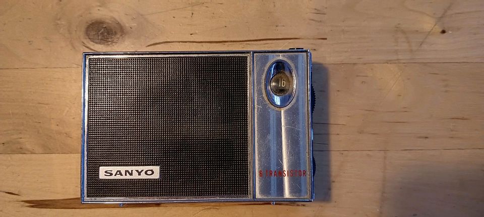 Sanyo 6C-337 Transistor Radio  1962 Rare in Berlin