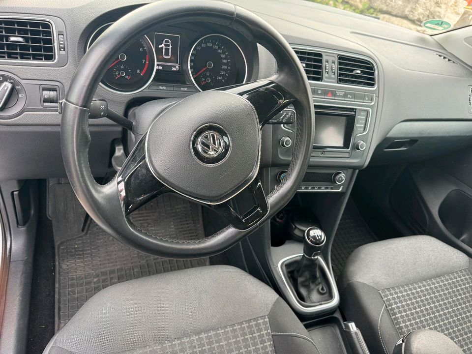 VW Polo 1.2 TSI Euro 6 wenig Km neu TÜV in Owen