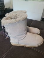 Hellgraue UGG Boots Bailey Bow Velvet Leopard, Größe 39 Nordrhein-Westfalen - Rheine Vorschau