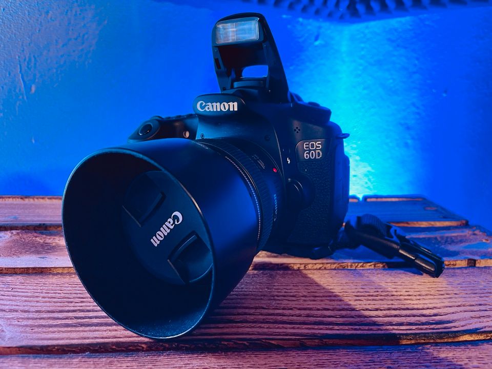Spiegelreflexkamera Canon EOS 60d mit Objektiven und viel Zubehör in Haarbach