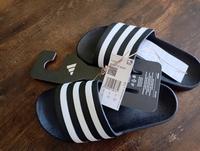 Neue Adidas Schlappen / Adiletten – Ungetragen in Schwarz/Weiß Bayern - Bad Tölz Vorschau