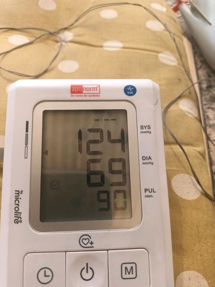 Blutdruck Messgerät 1q in Schildow