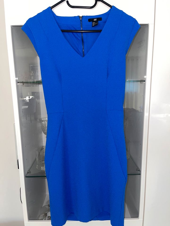 H&M Kleid Blau 34 in Hammah
