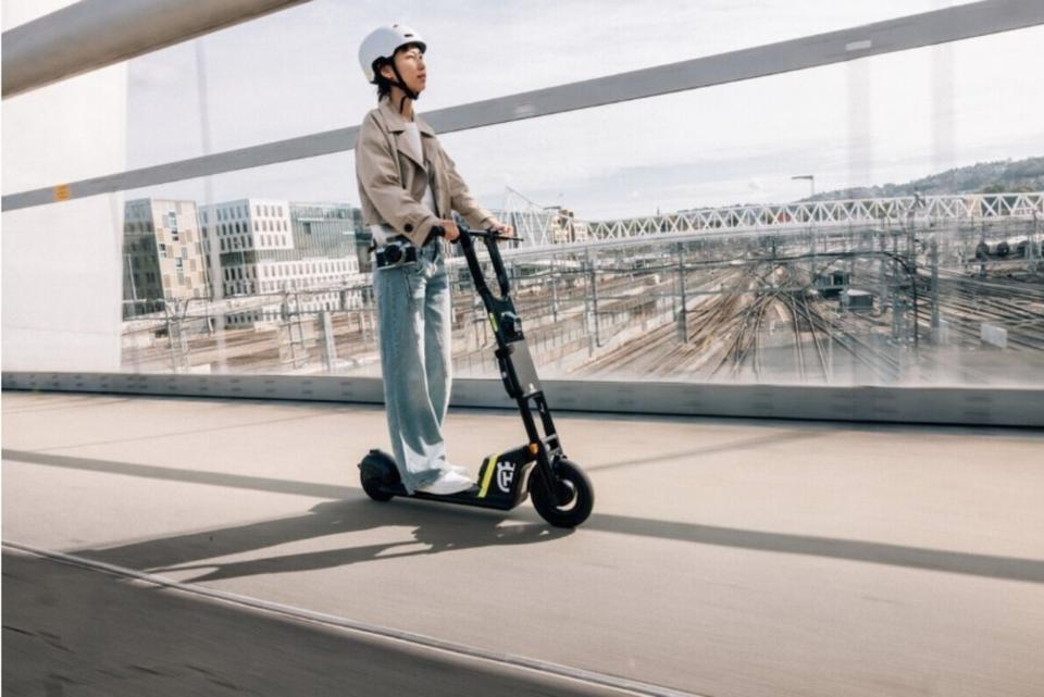 NEU Husqvarna SKUTTA E-Roller E-Scooter BLI30 Akku 20 km/h in Delbrück