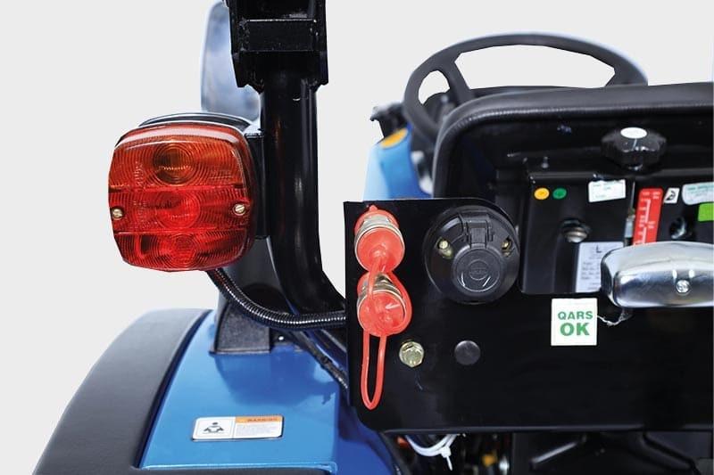 NEU Solis 26 Kleintraktor / Industriebereifung / STVO / Allrad in Edemissen
