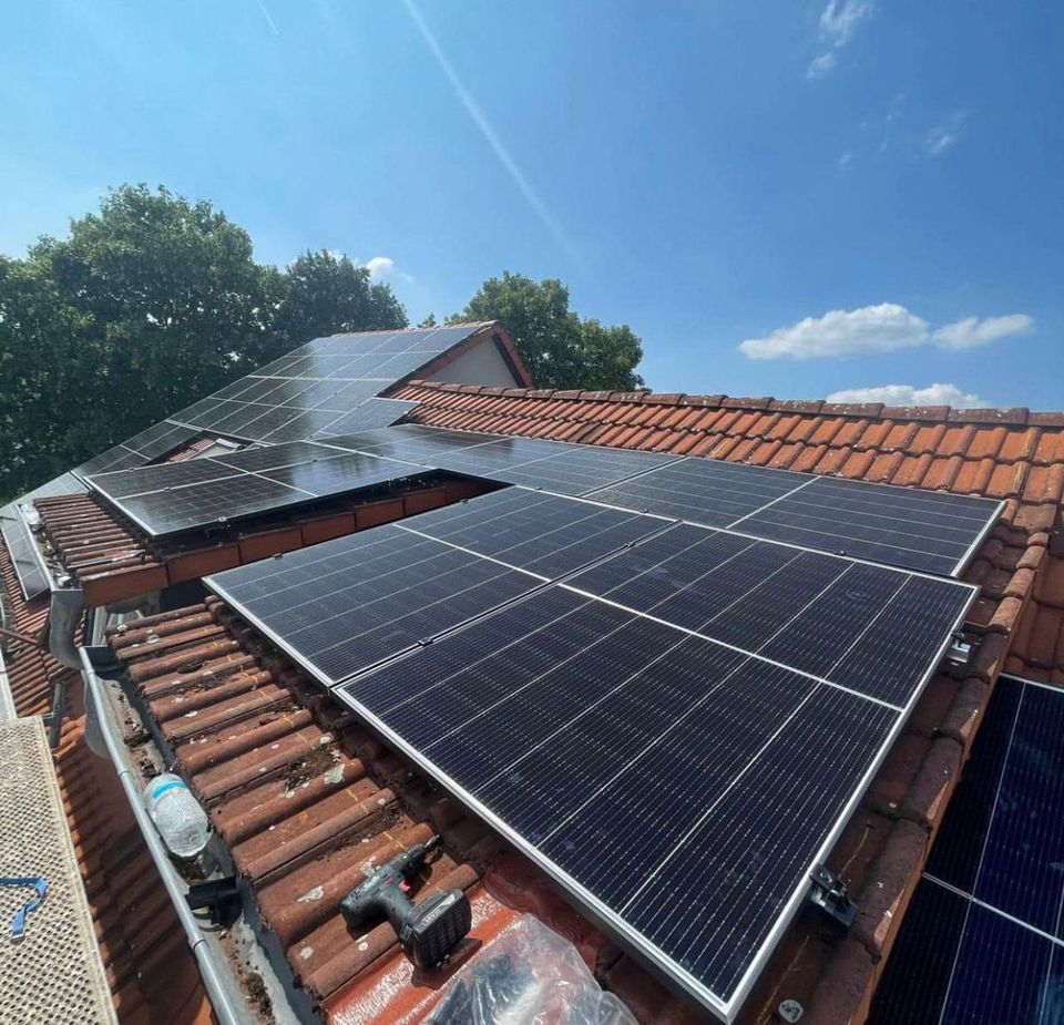 Komplettmontage Photovoltaik PV vom regionalen Elektrobetrieb in Gensingen