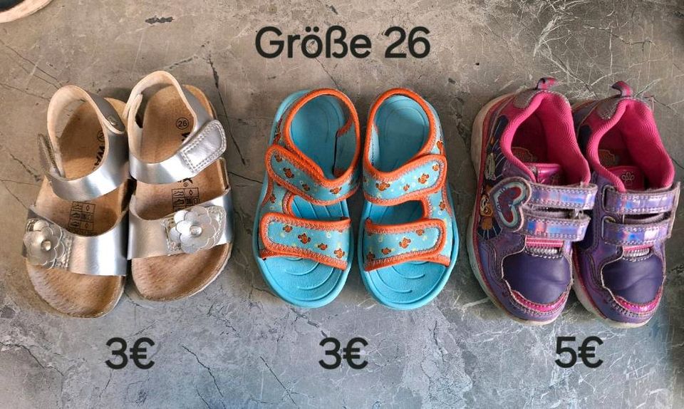 Kinderschuhe 24-27, Sandalen, Turnschuhe, Wanderschuhe, Mädchen in Ottenstein