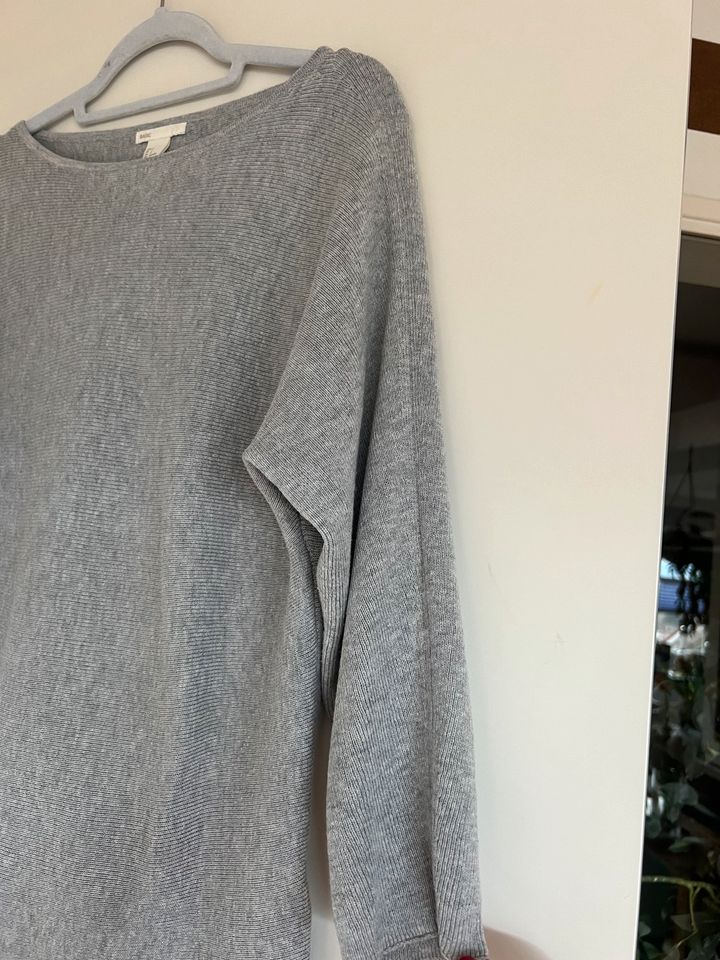 H&M Pullover Gr S grau in Immenstadt