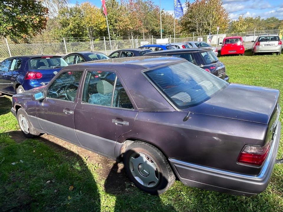 Verkaufe einen Mercedes W124 E200 2.0, ohne TÜV in Üdersdorf