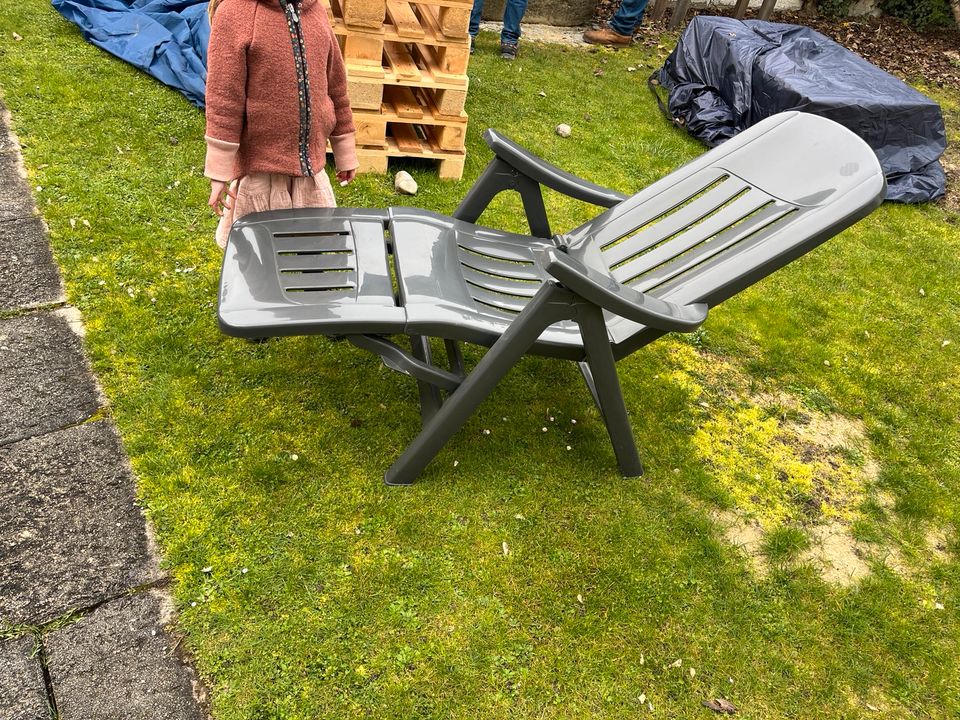 Relaxliege Gartenstuhl Fußauflage klappbar Liegestuhl in Landshut