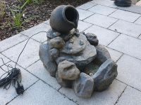 Brunnen Wasserspiel Garten Umlauf Stein Krug grau Bayern - Heßdorf Vorschau