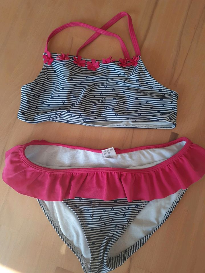 Bikini blau weiß gestreift pink Gr. 146/152 in Bad Säckingen