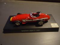 1957 Maserati 250F F1 - auf Plinte Mitte - Tiergarten Vorschau