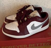 Jordan 1 Low Bordeaux/Silber - 46 Hessen - Hofgeismar Vorschau