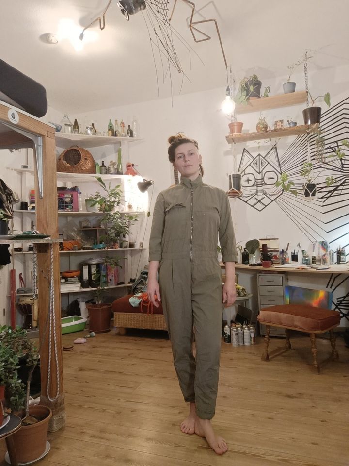 Jumpsuit lang von BERSHKA in Olivgrün M in Berlin