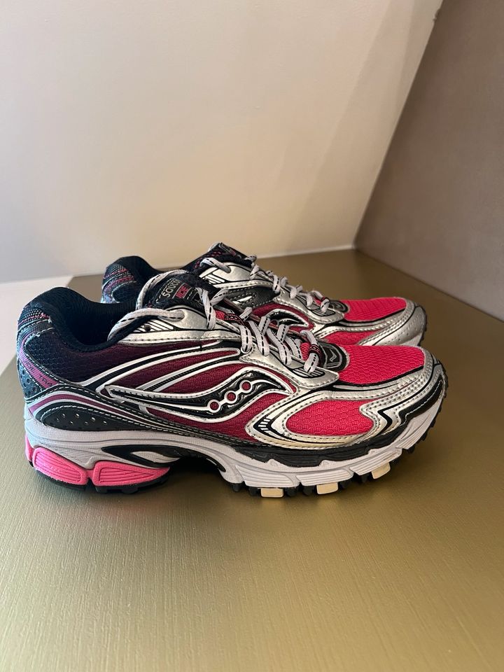 Saucony ProGrid Guide TR 4 Profi-Laufschuhe SCHWARZ PINK 37,5 in Kassel