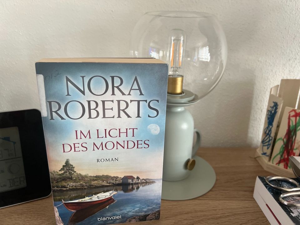 Im Licht des Mondes von Nora Roberts in Welterod