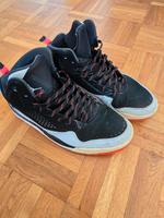 Nike Air Flight Jordan Größe  44,5 Niedersachsen - Rötgesbüttel Vorschau