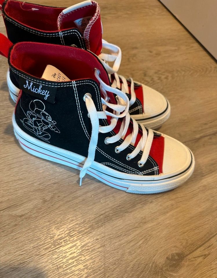 Chucky Sneaker Schuhe Frauen in Nordhausen