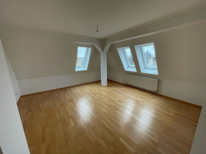 Penthouse-Eigentumswohnung, 4 Raum mit Fahrstuhl und Dachterrasse in Dresden