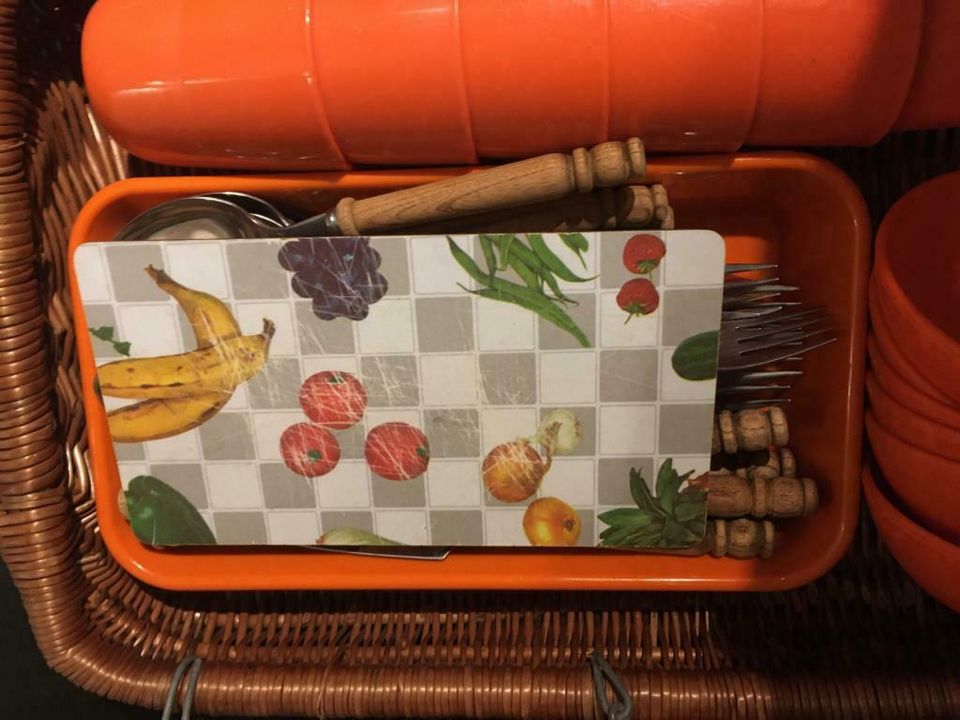 Picknickkorb, original 70er Jahre, gefüllt, vintage in Rösrath