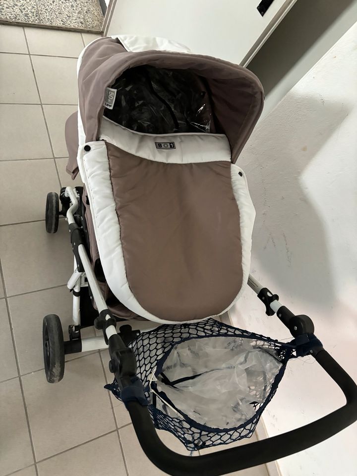 Kinderwagen mit Babyschale selten benutzt in Giengen an der Brenz