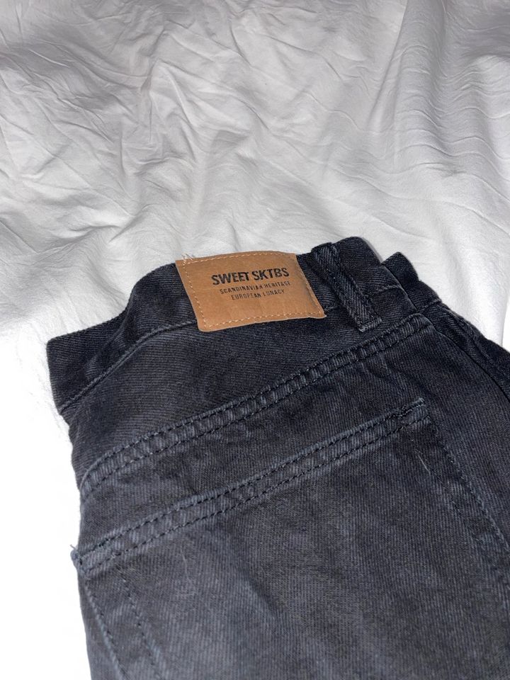 Jeans/Cord/Chino Hose - Paket aus 8 Hosen in Hamburg