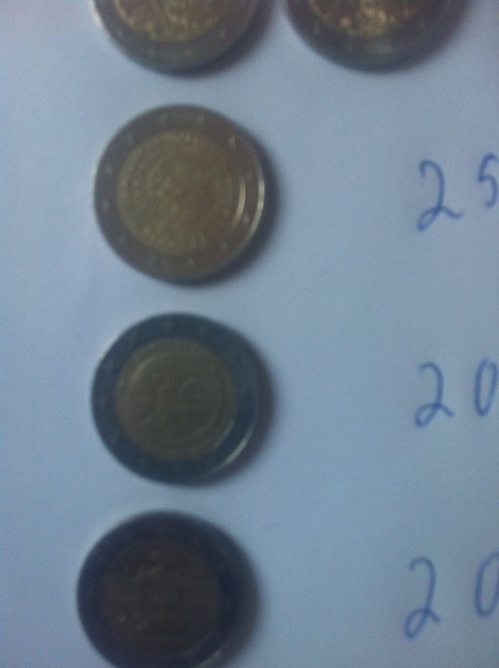 13 Münzen 2 Euro siehe Bilder in Hamwarde