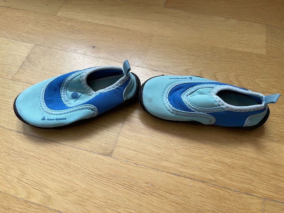 Baby Kleinkind Badeschuhe Gr 19 in München