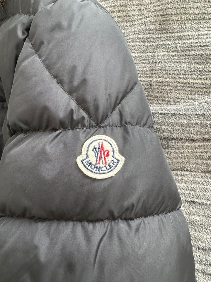 Moncler Cluny Lange Daunenjacke Schwarz Größe 2 (M) in Hamburg