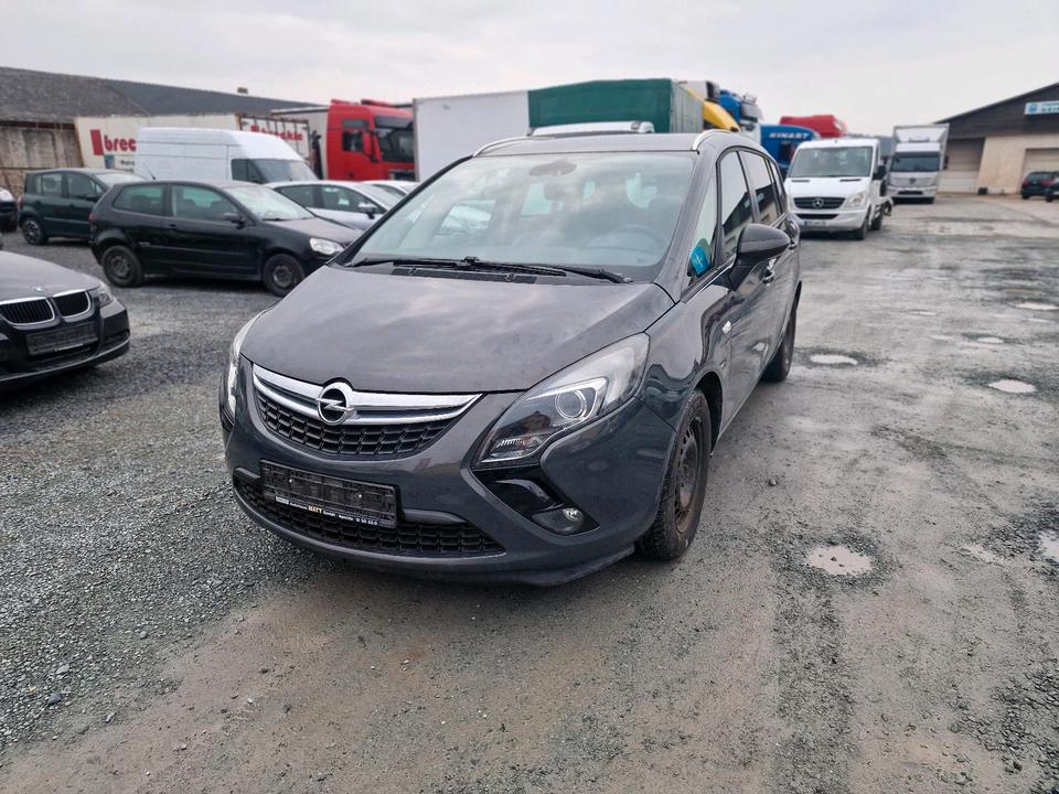 Opel Zafira C 2.0 CDTI KLIMAAUT. / NAVI / SITZHZG. TEXT LESEN ! ! in Münchenbernsdorf