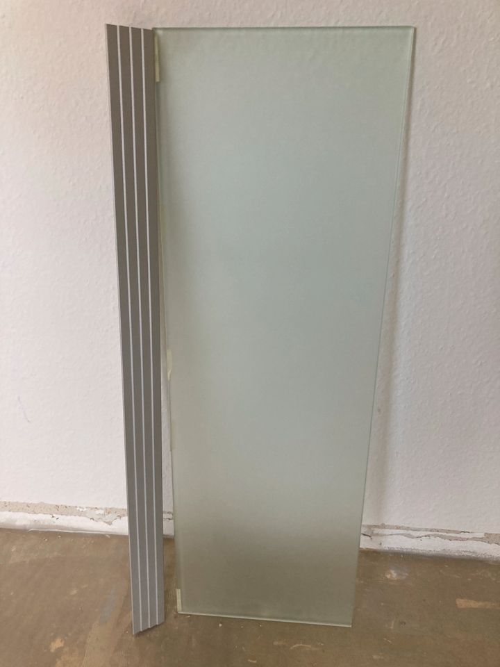 Glas-Regal 30 x 90 cm in Mettingen