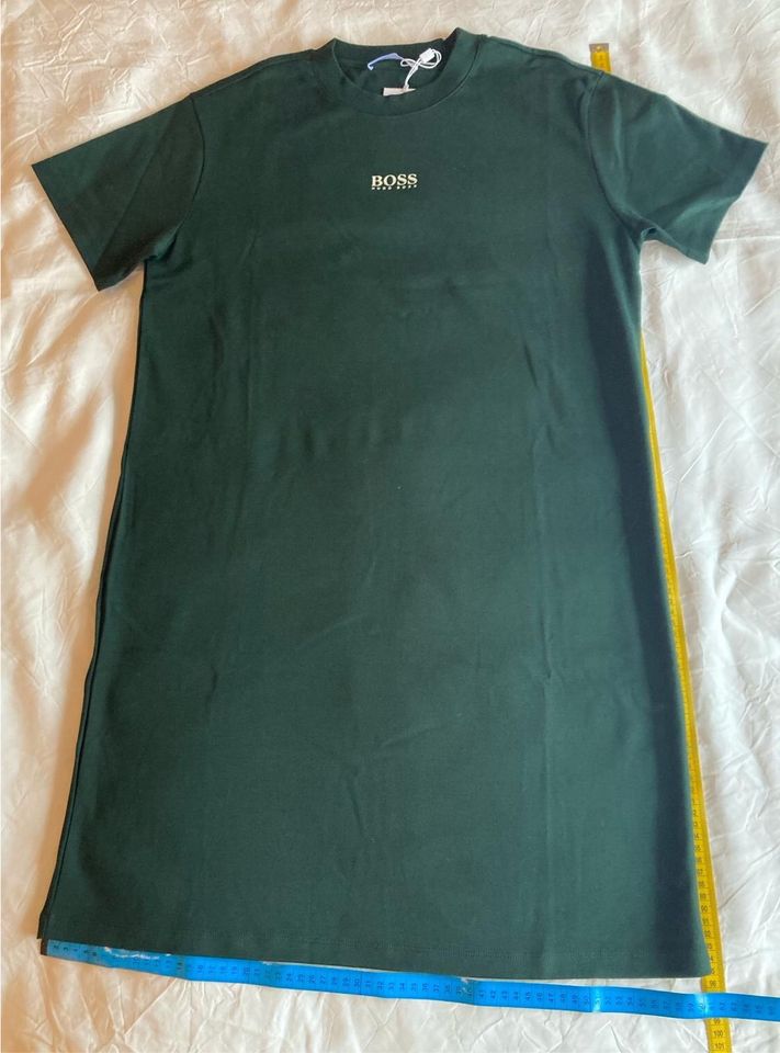 Neues T-Shirt-Kleid von Hugo Boss, dunkelgrün, Größe M in Leinfelden-Echterdingen