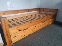 Bett 90x200 Kiefer Holz Jugendbett Nordrhein-Westfalen - Mönchengladbach Vorschau
