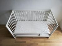 IKEA Babybett mit Matratze und Rausfallschutz und Zubehör München - Milbertshofen - Am Hart Vorschau