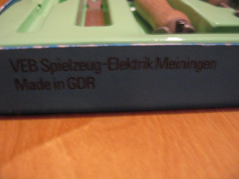 Laubsäge VEB Spielzeug-Elektrik Meiningen antike DDR Ware selten! in Niederzier