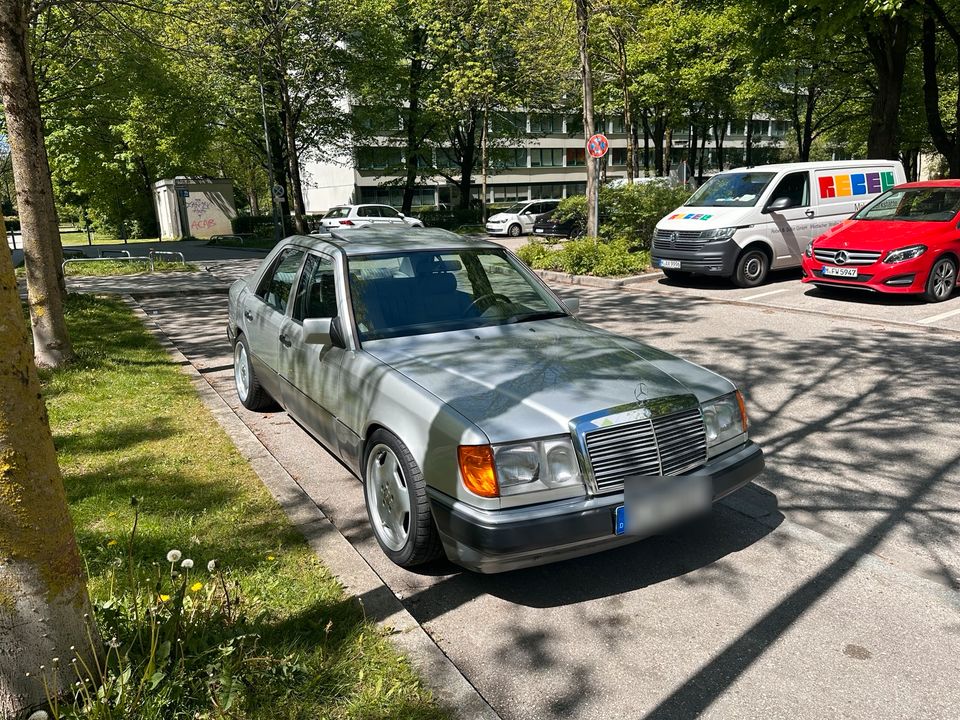 Mercedes Benz W124 230E Oldtimer in München