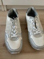 Damenschuhe Sneaker Größe 39 weiß grau sportlich elegant Hessen - Nauheim Vorschau