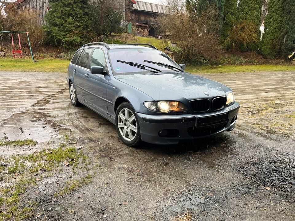 Bmw E46 325XI Touring LPG, Leder, AHK in Deggendorf