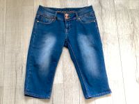 Caprihose blau Damenjeans W28 gebraucht Sachsen-Anhalt - Naumburg (Saale) Vorschau