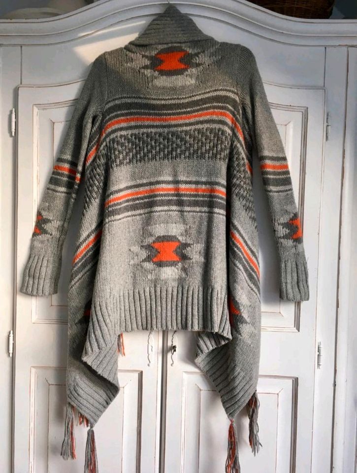 Superdry Cape/ Strickjacke Norweger Muster XS/S in Düsseldorf