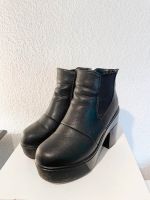 Plateau Stiefeletten Lolita Blockabsatz Chelsea Ankle Gr. 38 Bayern - Münchberg Vorschau