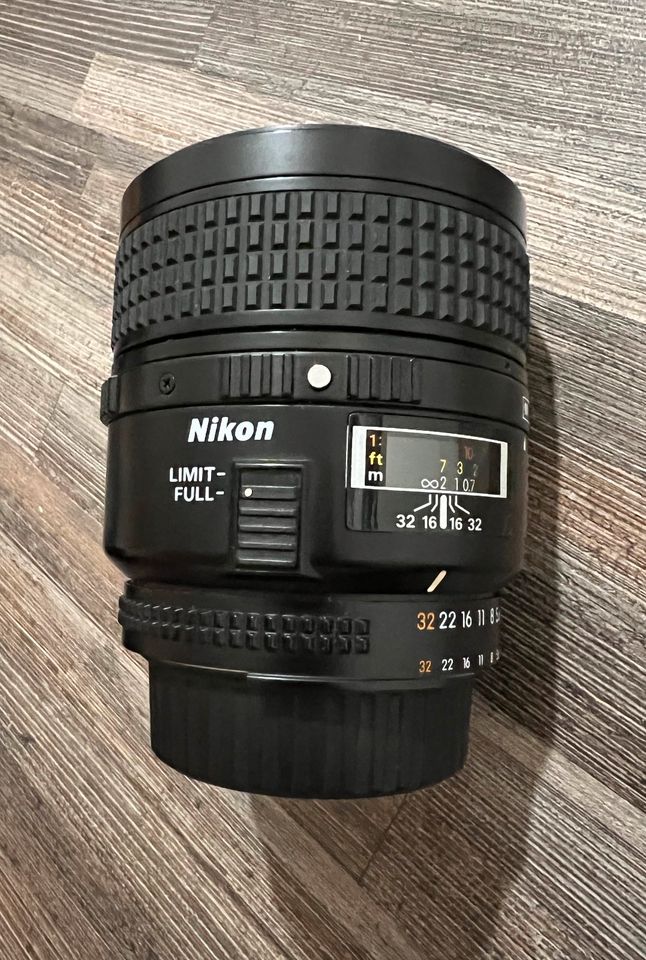 Nikon AF Micro-Nikkor 60mm f/2.8 Makro Objektiv in Hamburg